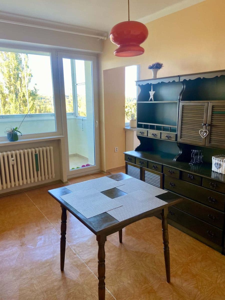 Prenájom bytu 3-izbový 77 m², Křimická, Plzeň, Plzeňský kraj Prenájom bytu 3-izbový 77 m², Křimická, Plzeň, Plzeňský kraj