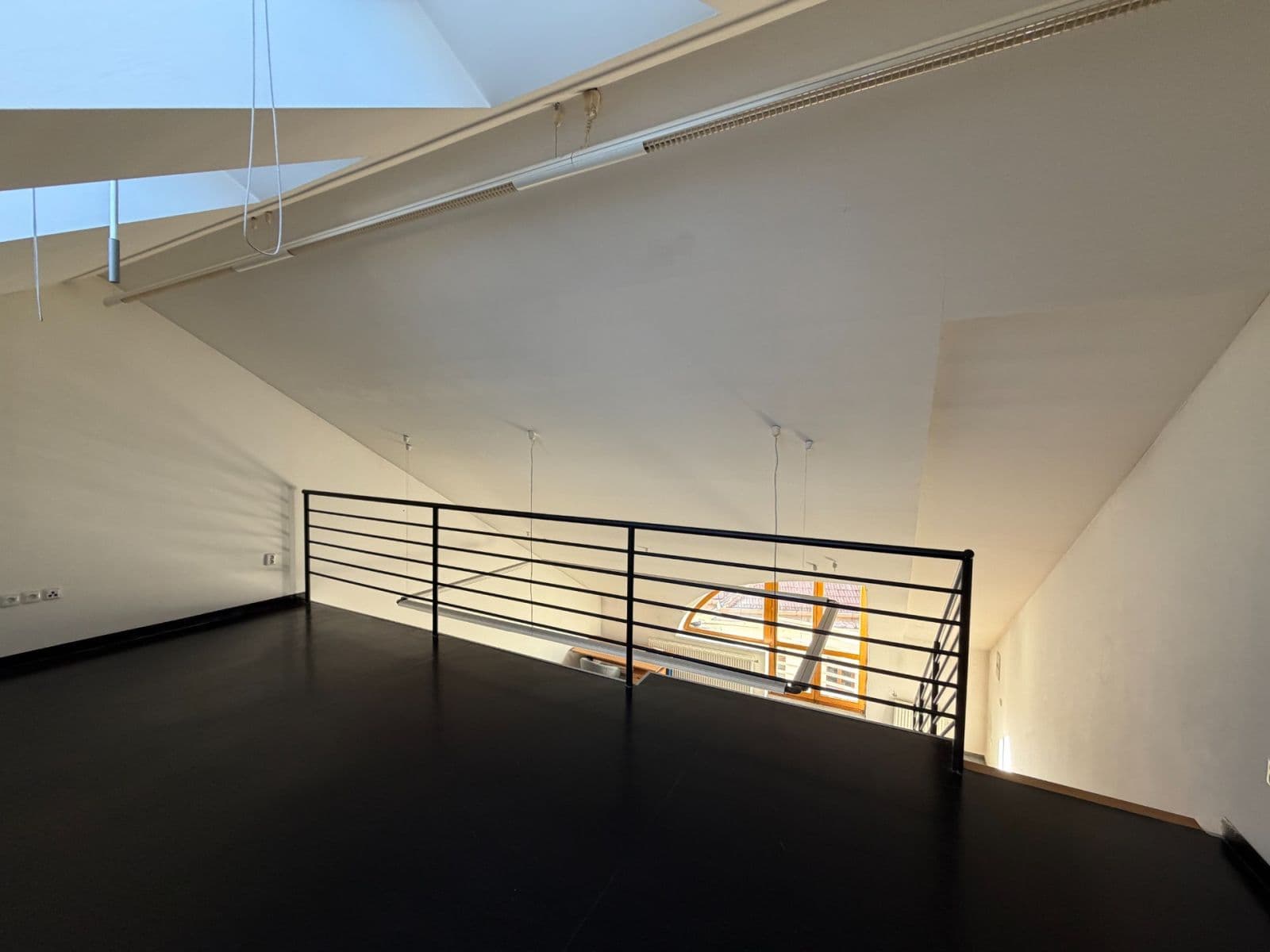 Prenájom nebytového priestoru 35 m², Hradební, Uherské Hradiště, Zlínský kraj Prenájom nebytového priestoru 35 m², Hradební, Uherské Hradiště, Zlínský kraj