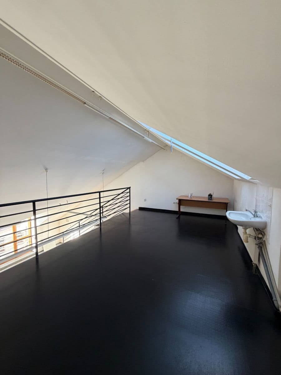 Prenájom nebytového priestoru 35 m², Hradební, Uherské Hradiště, Zlínský kraj Prenájom nebytového priestoru 35 m², Hradební, Uherské Hradiště, Zlínský kraj