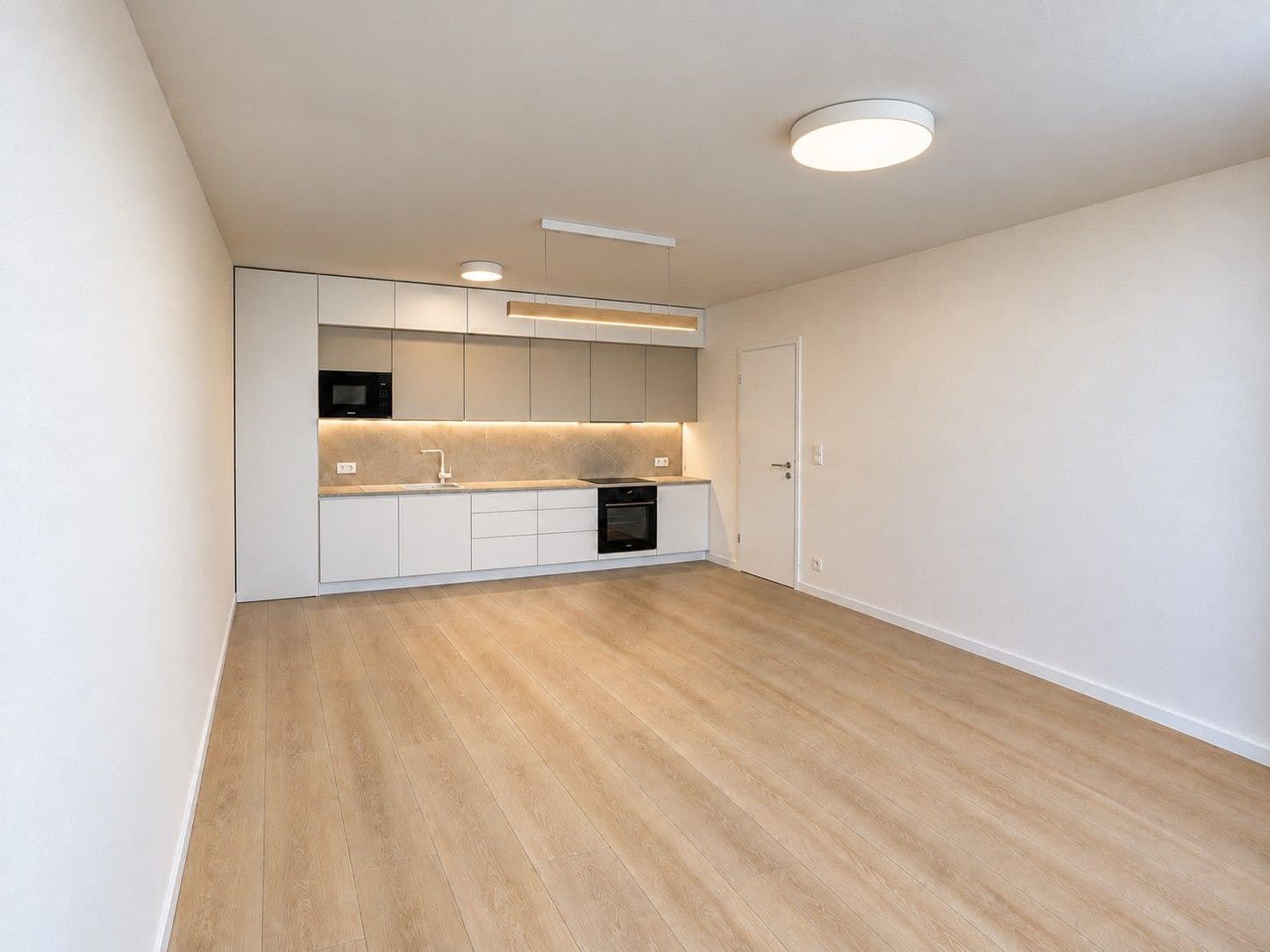 Prenájom bytu 4-izbový 100 m², Gollové, Praha, Praha Prenájom bytu 4-izbový 100 m², Gollové, Praha, Praha