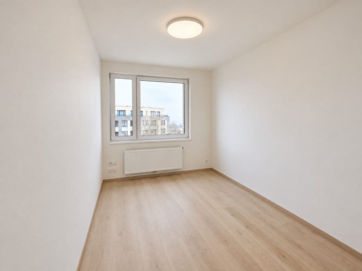 Prenájom bytu 4-izbový 100 m², Gollové, Praha, Praha Prenájom bytu 4-izbový 100 m², Gollové, Praha, Praha