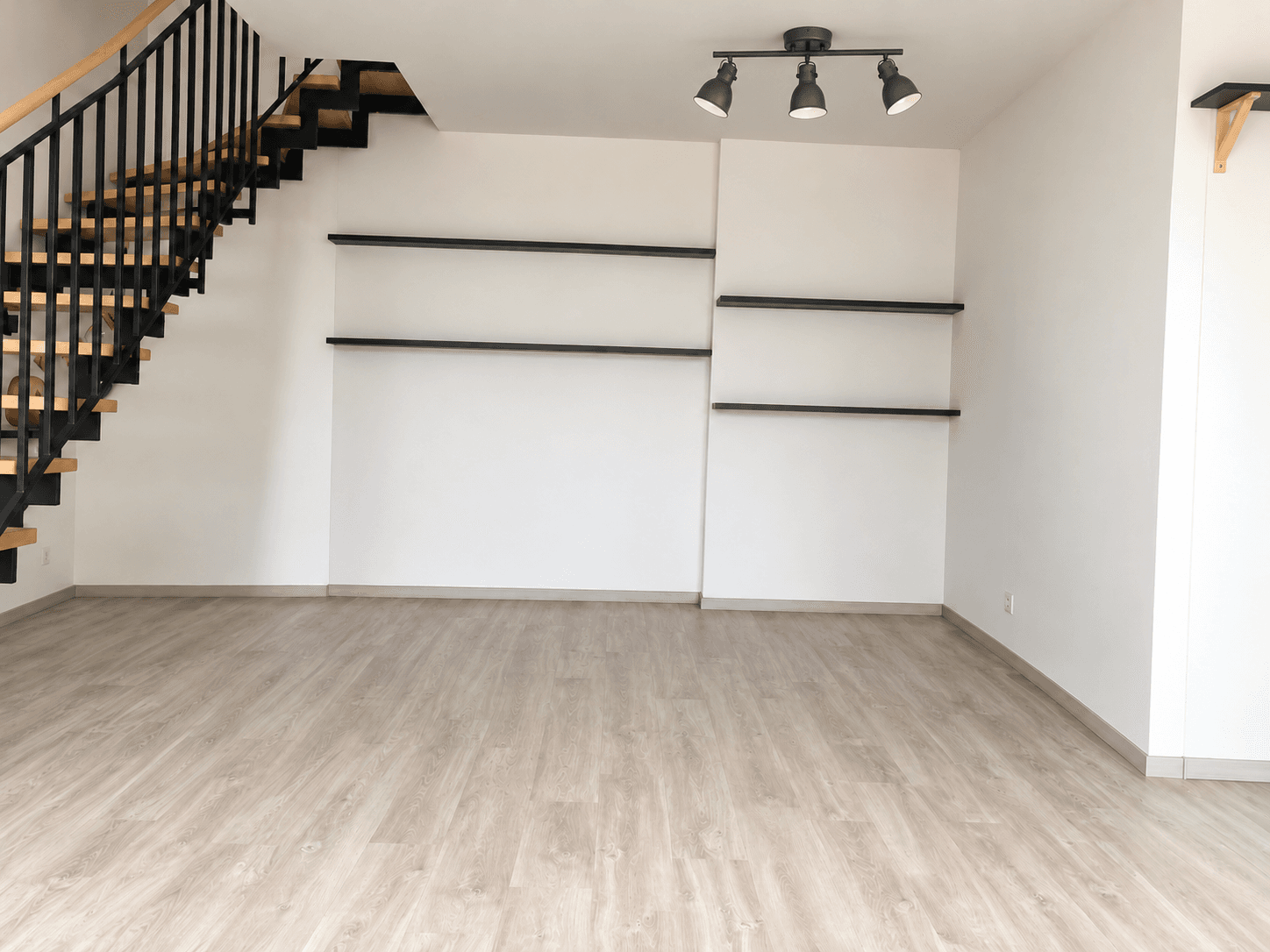 Prenájom bytu 2-izbový 81 m², Bubenská, Praha, Praha Prenájom bytu 2-izbový 81 m², Bubenská, Praha, Praha