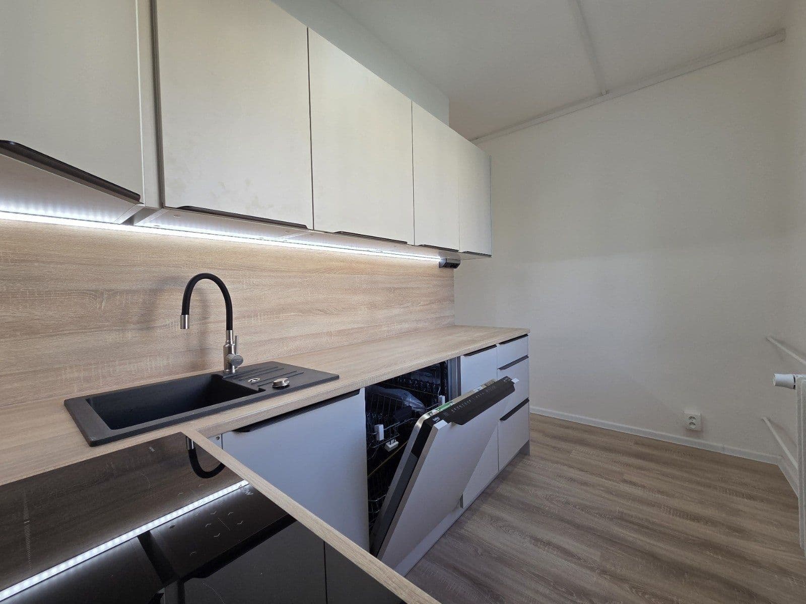 Prenájom bytu 3-izbový 69 m², tř. Osvobození, Karviná, Moravskoslezský kraj Prenájom bytu 3-izbový 69 m², tř. Osvobození, Karviná, Moravskoslezský kraj