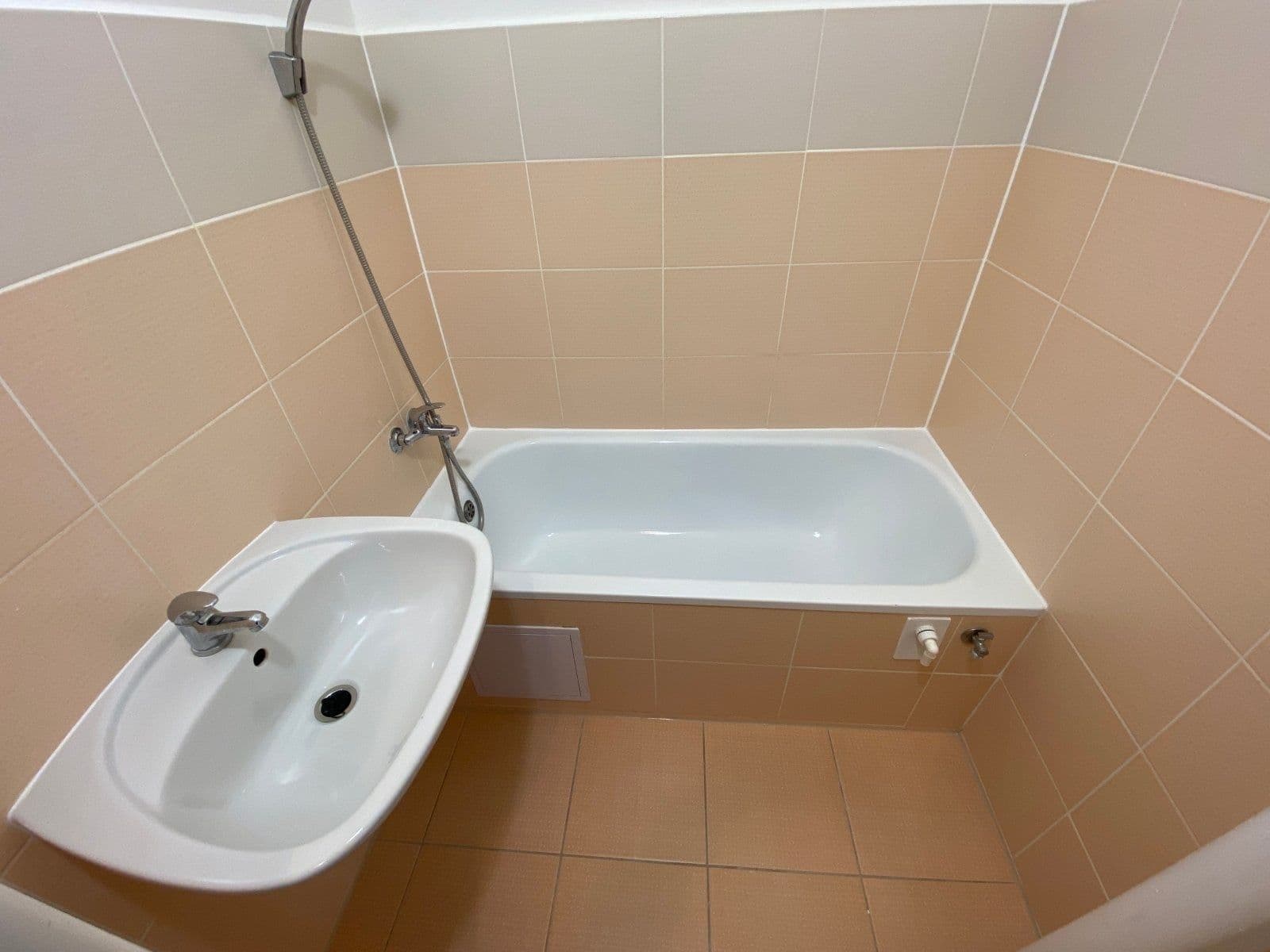 Prenájom bytu 3-izbový 59 m², Ostrovského, Havířov, Moravskoslezský kraj Prenájom bytu 3-izbový 59 m², Ostrovského, Havířov, Moravskoslezský kraj