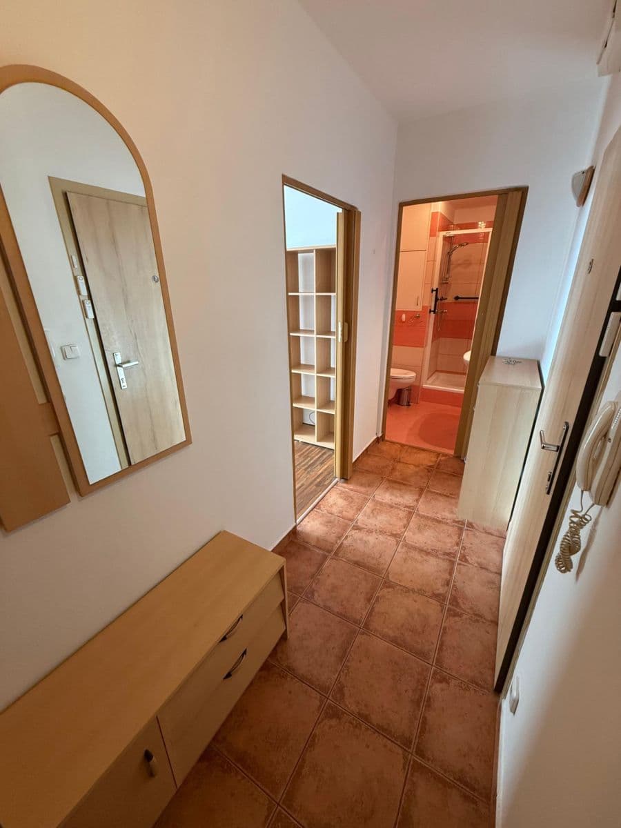 Predaj bytu 2-izbový 45 m², Zikova, Olomouc, Olomoucký kraj Predaj bytu 2-izbový 45 m², Zikova, Olomouc, Olomoucký kraj