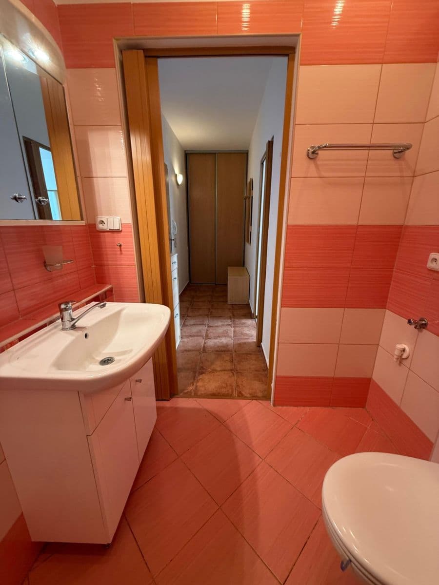 Predaj bytu 2-izbový 45 m², Zikova, Olomouc, Olomoucký kraj Predaj bytu 2-izbový 45 m², Zikova, Olomouc, Olomoucký kraj