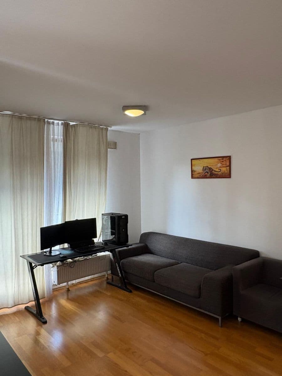 Prenájom bytu 1-izbový 47 m², Varhulíkové, Praha, Praha Prenájom bytu 1-izbový 47 m², Varhulíkové, Praha, Praha