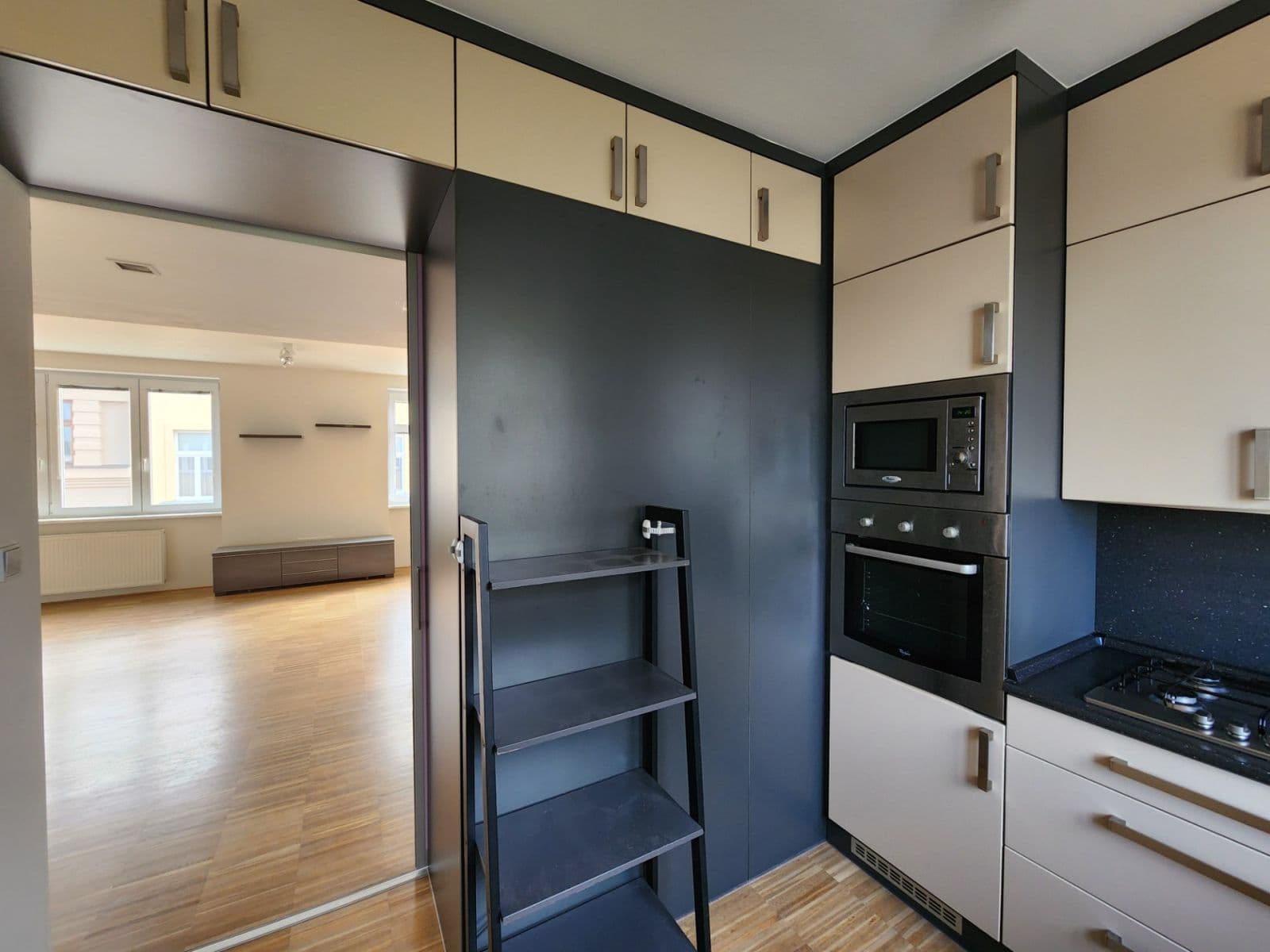 Prenájom bytu 3-izbový 80 m², Jana Masaryka, Jihlava, Kraj Vysočina Prenájom bytu 3-izbový 80 m², Jana Masaryka, Jihlava, Kraj Vysočina