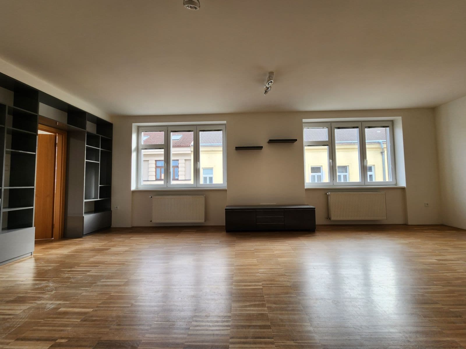 Prenájom bytu 3-izbový 80 m², Jana Masaryka, Jihlava, Kraj Vysočina Prenájom bytu 3-izbový 80 m², Jana Masaryka, Jihlava, Kraj Vysočina