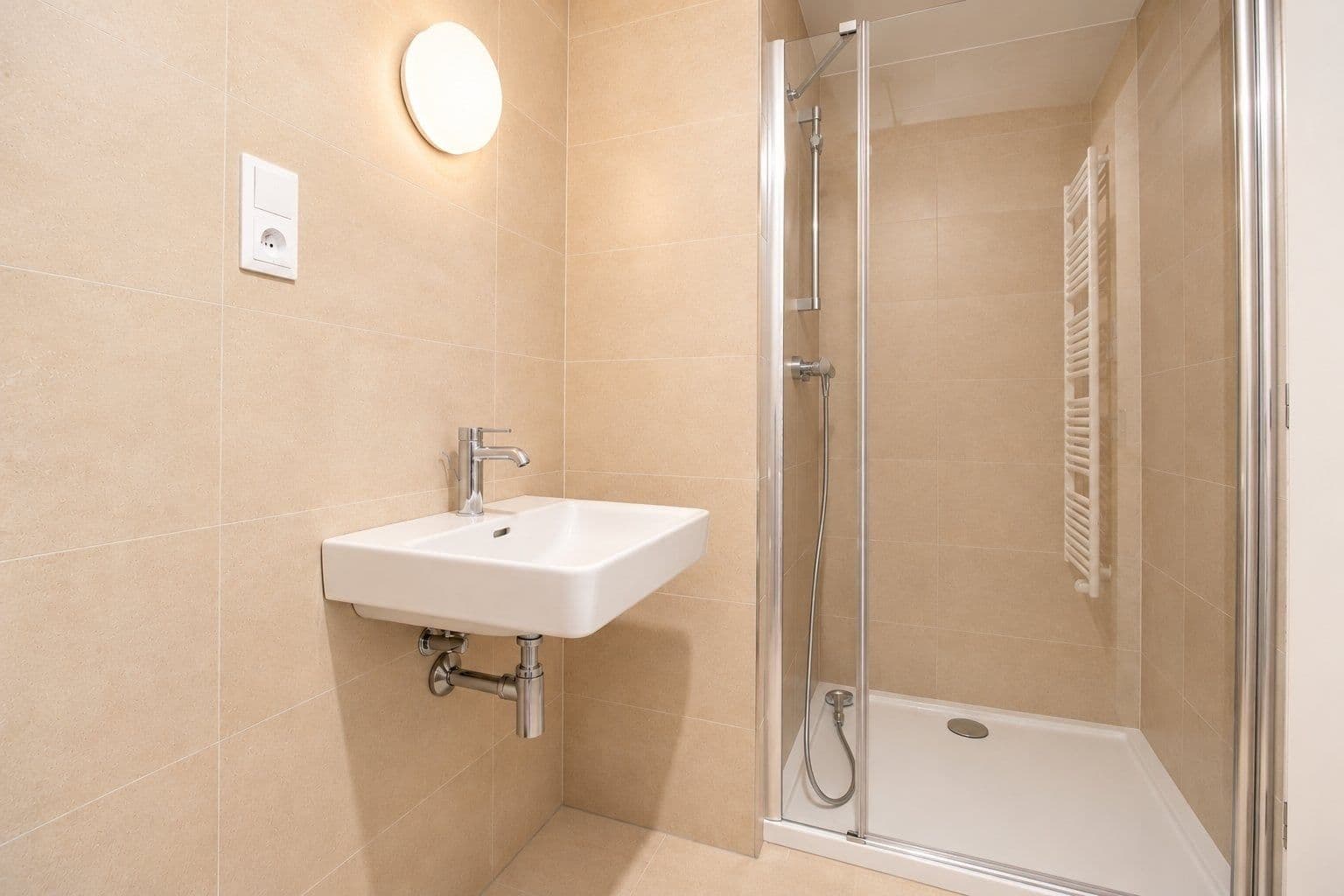 Prenájom bytu 2-izbový 55 m², Drahobejlova, Praha, Praha Prenájom bytu 2-izbový 55 m², Drahobejlova, Praha, Praha