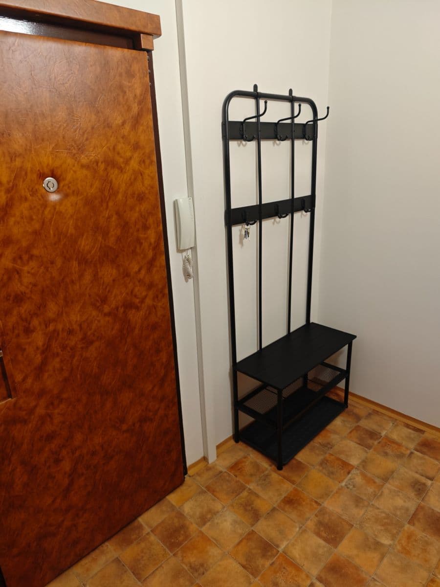 Prenájom bytu 1-izbový 30 m², Valentova, Praha, Praha Prenájom bytu 1-izbový 30 m², Valentova, Praha, Praha