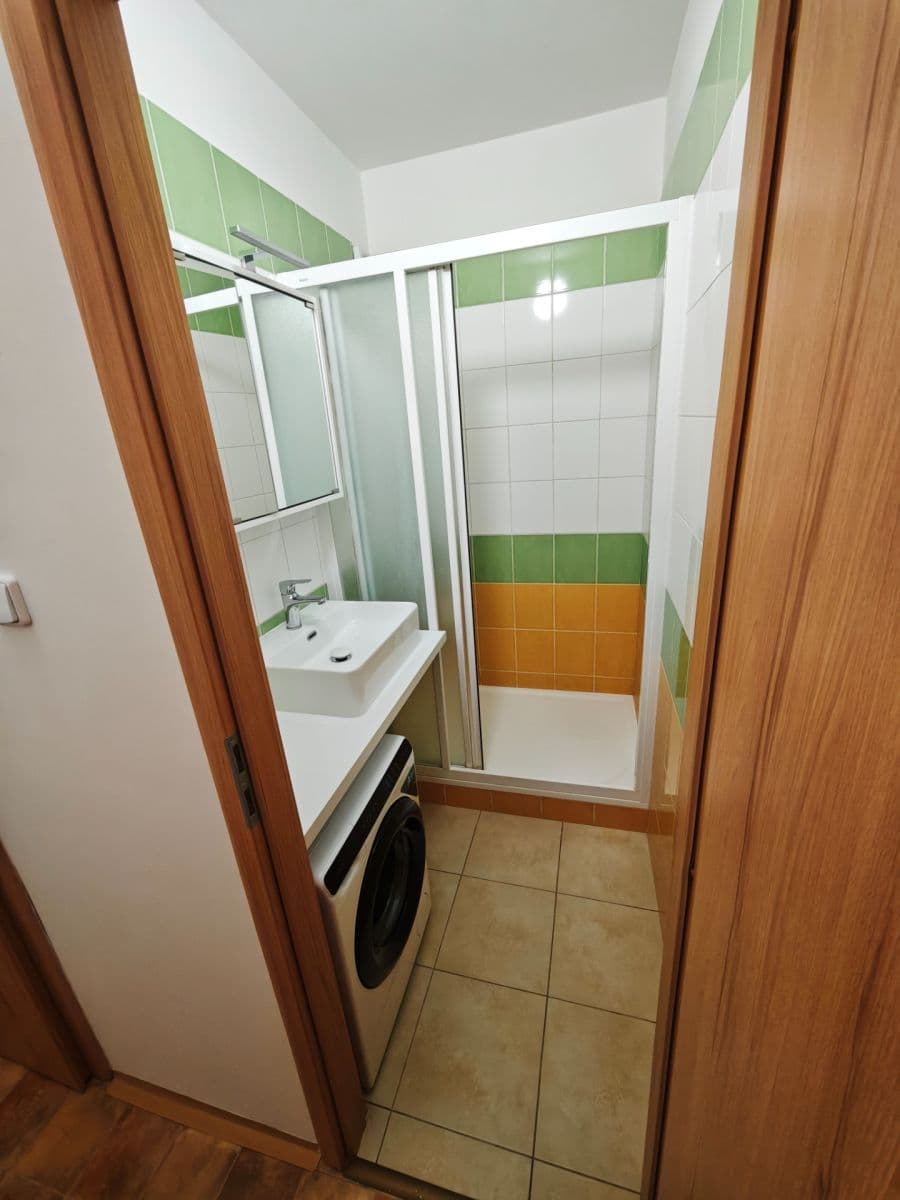 Prenájom bytu 1-izbový 30 m², Valentova, Praha, Praha Prenájom bytu 1-izbový 30 m², Valentova, Praha, Praha