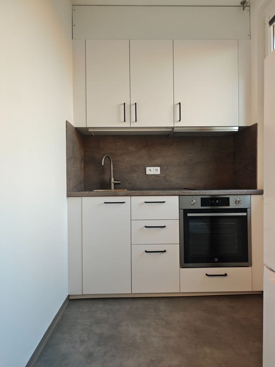 Prenájom bytu 1-izbový 30 m², Valentova, Praha, Praha Prenájom bytu 1-izbový 30 m², Valentova, Praha, Praha