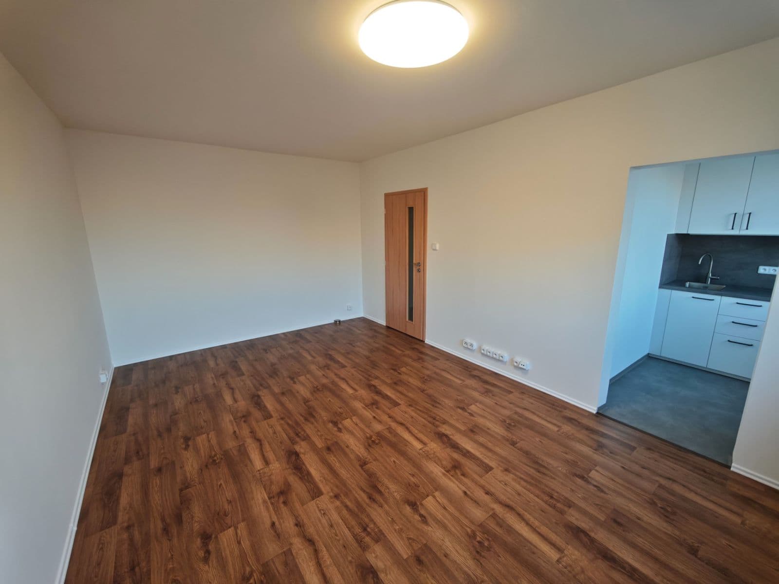 Prenájom bytu 1-izbový 30 m², Valentova, Praha, Praha Prenájom bytu 1-izbový 30 m², Valentova, Praha, Praha