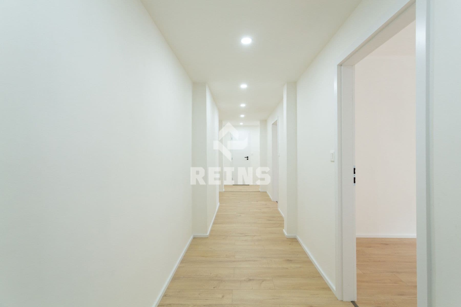 Predaj bytu 3-izbový 70 m², Štěchovická, Praha, Praha Predaj bytu 3-izbový 70 m², Štěchovická, Praha, Praha