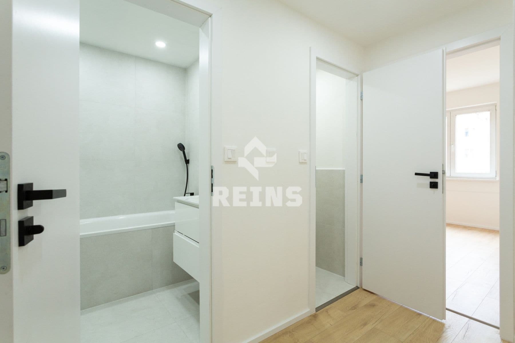 Predaj bytu 3-izbový 70 m², Štěchovická, Praha, Praha Predaj bytu 3-izbový 70 m², Štěchovická, Praha, Praha
