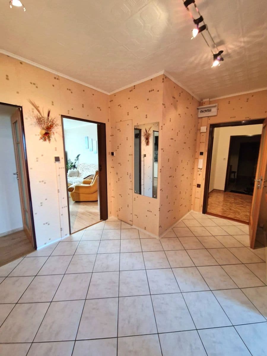 Predaj bytu 3-izbový 90 m², Sportovní, Mělník, Středočeský kraj Predaj bytu 3-izbový 90 m², Sportovní, Mělník, Středočeský kraj