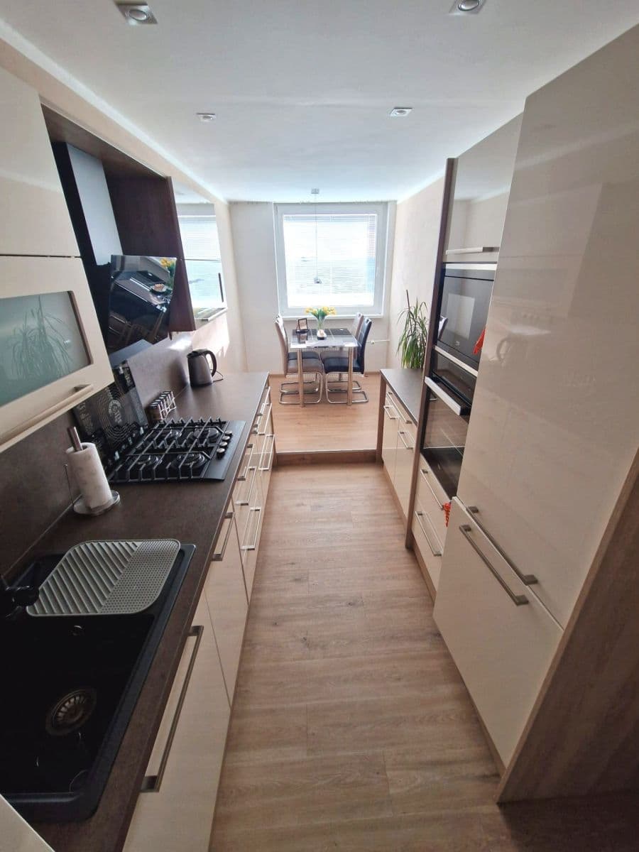 Predaj bytu 3-izbový 90 m², Sportovní, Mělník, Středočeský kraj Predaj bytu 3-izbový 90 m², Sportovní, Mělník, Středočeský kraj