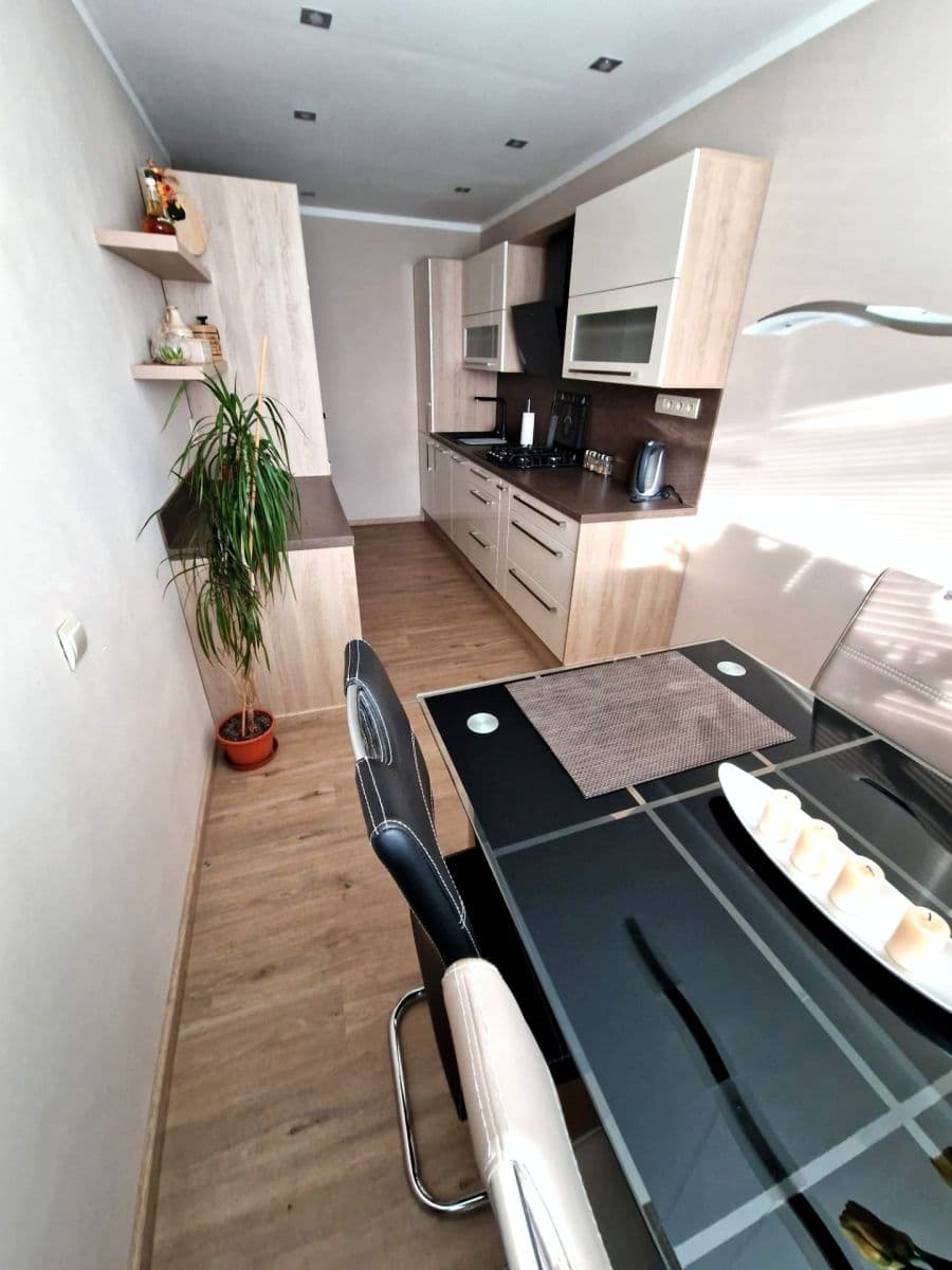 Predaj bytu 3-izbový 90 m², Sportovní, Mělník, Středočeský kraj Predaj bytu 3-izbový 90 m², Sportovní, Mělník, Středočeský kraj