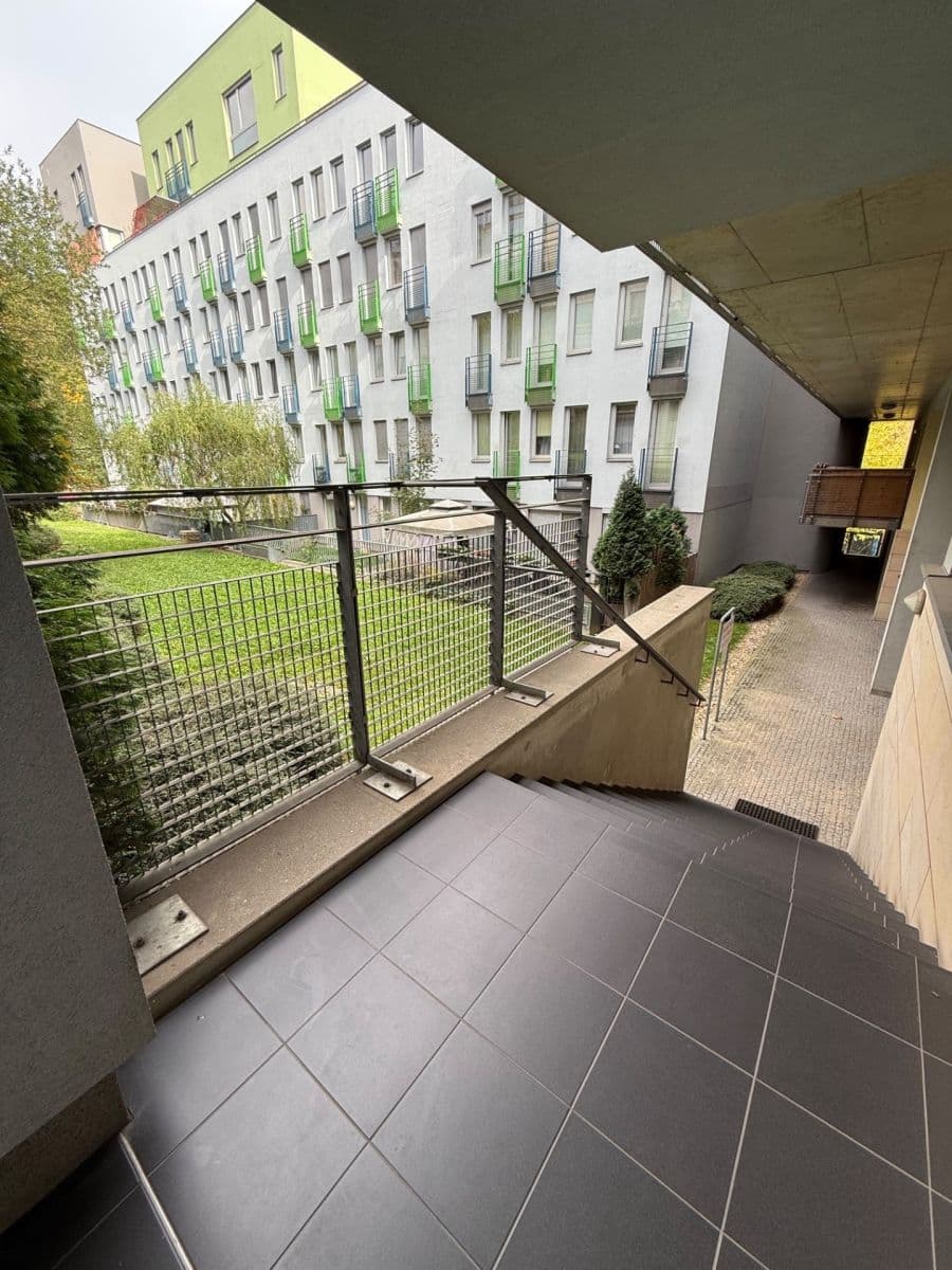 Prenájom kancelárie 140 m², Astlova, Praha, Praha Prenájom kancelárie 140 m², Astlova, Praha, Praha