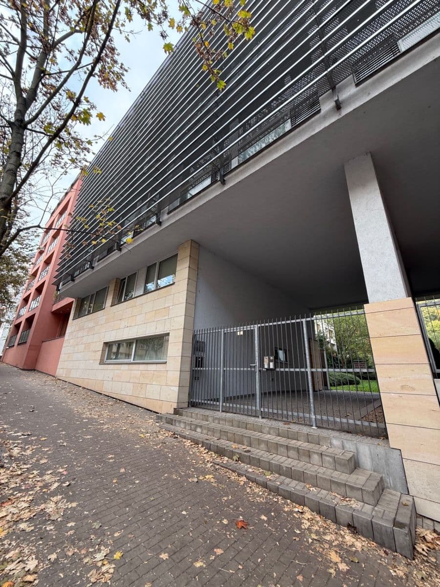 Prenájom kancelárie 140 m², Astlova, Praha, Praha Prenájom kancelárie 140 m², Astlova, Praha, Praha
