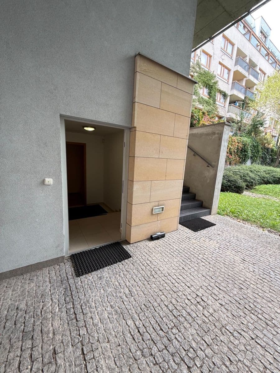 Prenájom kancelárie 140 m², Astlova, Praha, Praha Prenájom kancelárie 140 m², Astlova, Praha, Praha