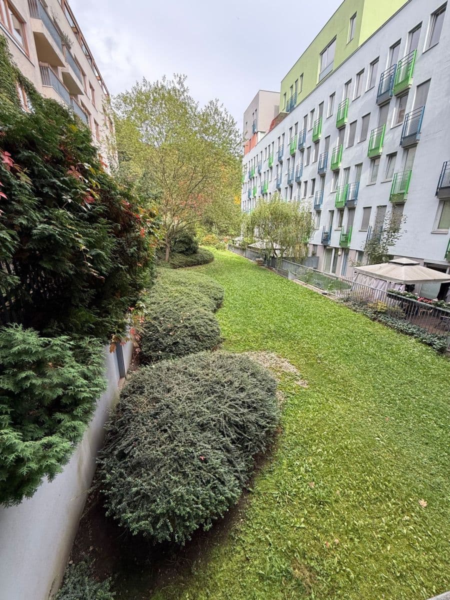 Prenájom kancelárie 140 m², Astlova, Praha, Praha Prenájom kancelárie 140 m², Astlova, Praha, Praha