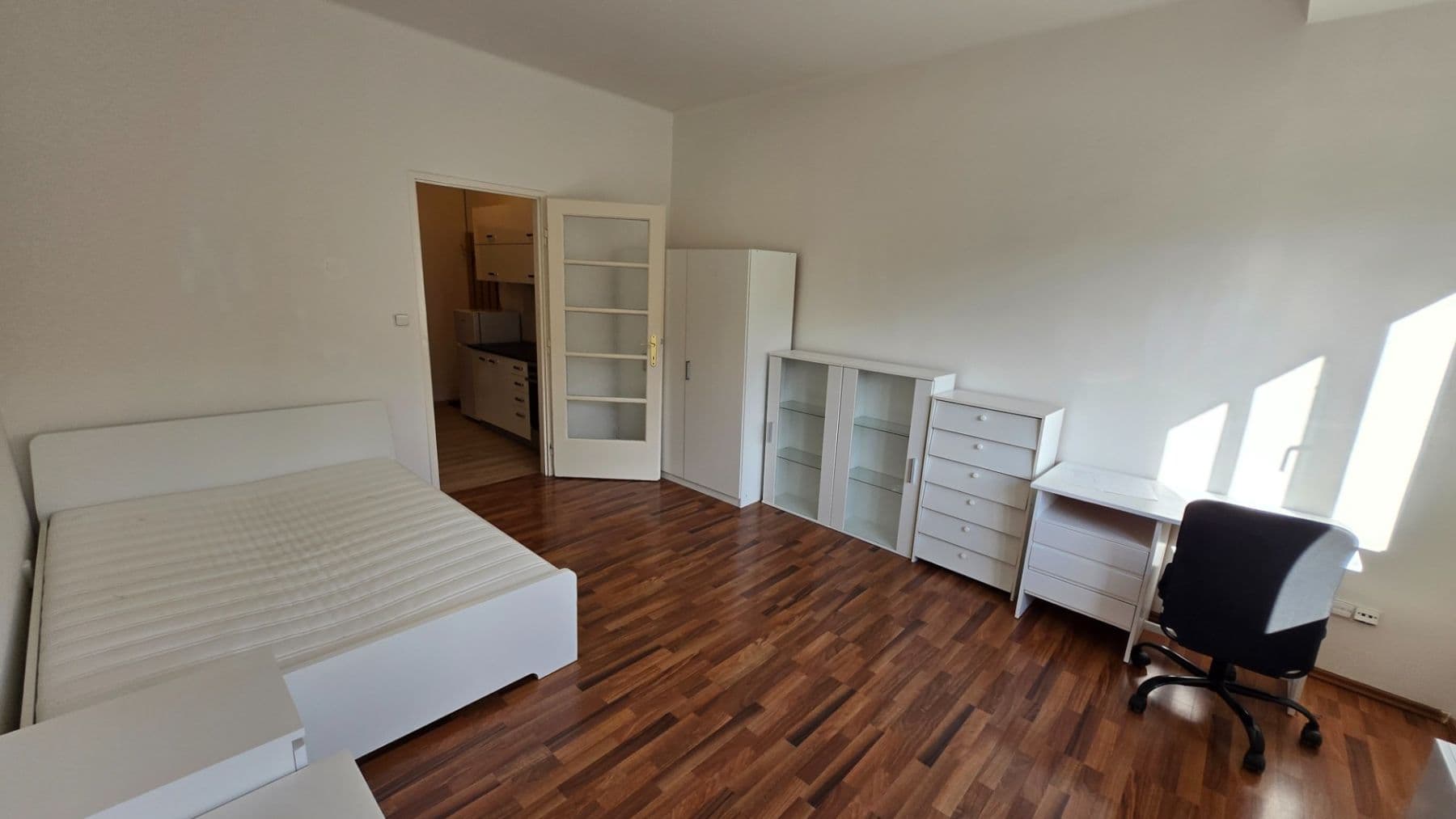 Prenájom bytu 1-izbový 30 m², Vrchlického, Praha, Praha Prenájom bytu 1-izbový 30 m², Vrchlického, Praha, Praha