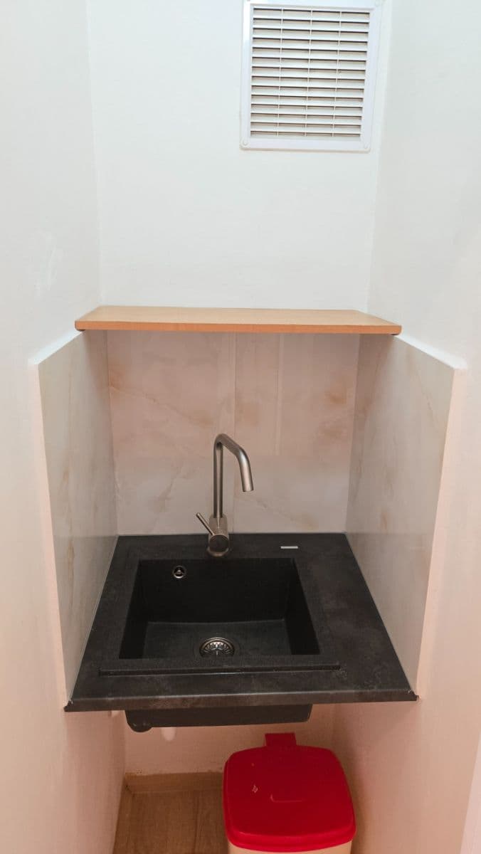 Prenájom bytu 1-izbový 30 m², Vrchlického, Praha, Praha Prenájom bytu 1-izbový 30 m², Vrchlického, Praha, Praha