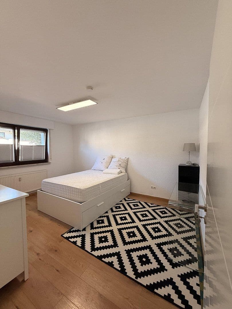 Prenájom bytu 75 m², Büchertstr. 3, Sandhausen, Bádensko-Wurttembersko Prenájom bytu 75 m², Büchertstr. 3, Sandhausen, Bádensko-Wurttembersko