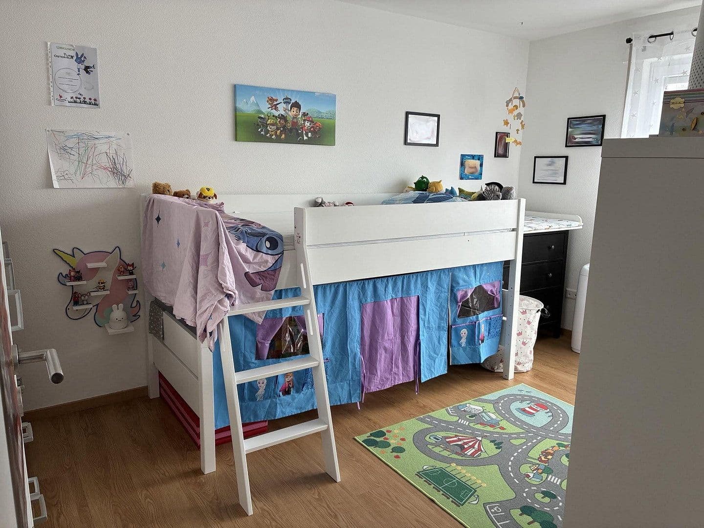 Prenájom bytu 4-izbový 103 m², Rudersberg, Bádensko-Wurttembersko Prenájom bytu 4-izbový 103 m², Rudersberg, Bádensko-Wurttembersko