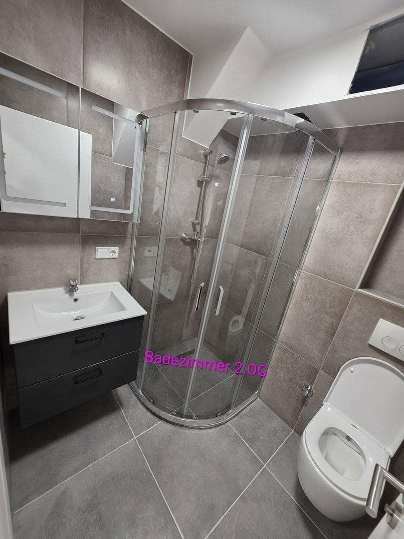 Prenájom domu 165 m², pozemok 870 m², Berlin, Berlín Prenájom domu 165 m², pozemok 870 m², Berlin, Berlín