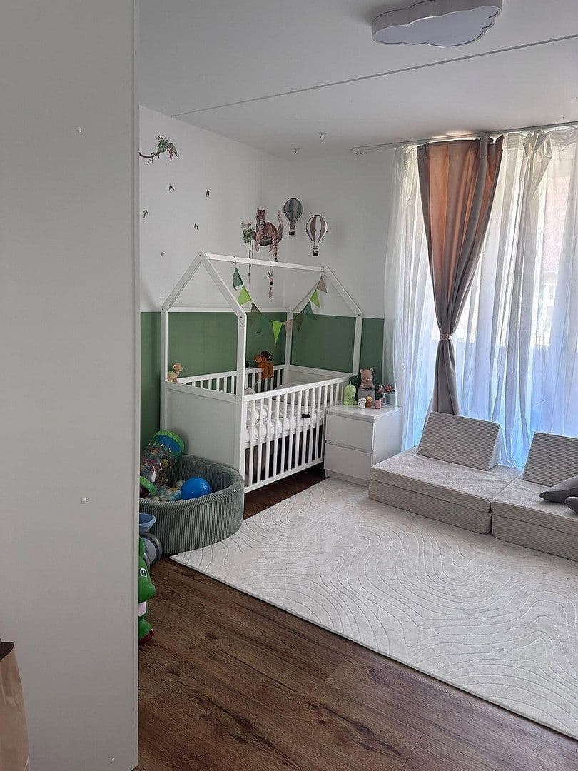 Prenájom bytu 3-izbový 90 m², Ferdinandstr. 16a, Frankfurt Oder, Brandenbursko Prenájom bytu 3-izbový 90 m², Ferdinandstr. 16a, Frankfurt Oder, Brandenbursko