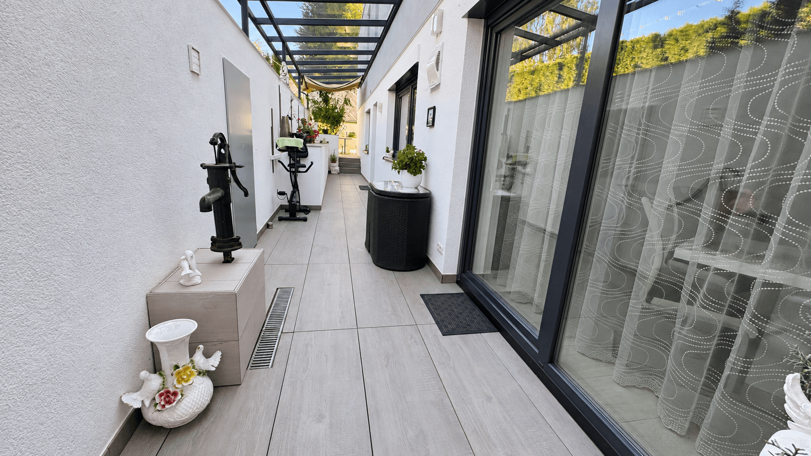 Predaj domu 290 m², pozemok 599 m², Kontakt: Lisa Tel.: 017670904071, Königsbrunn, Bavorsko Predaj domu 290 m², pozemok 599 m², Kontakt: Lisa Tel.: 017670904071, Königsbrunn, Bavorsko