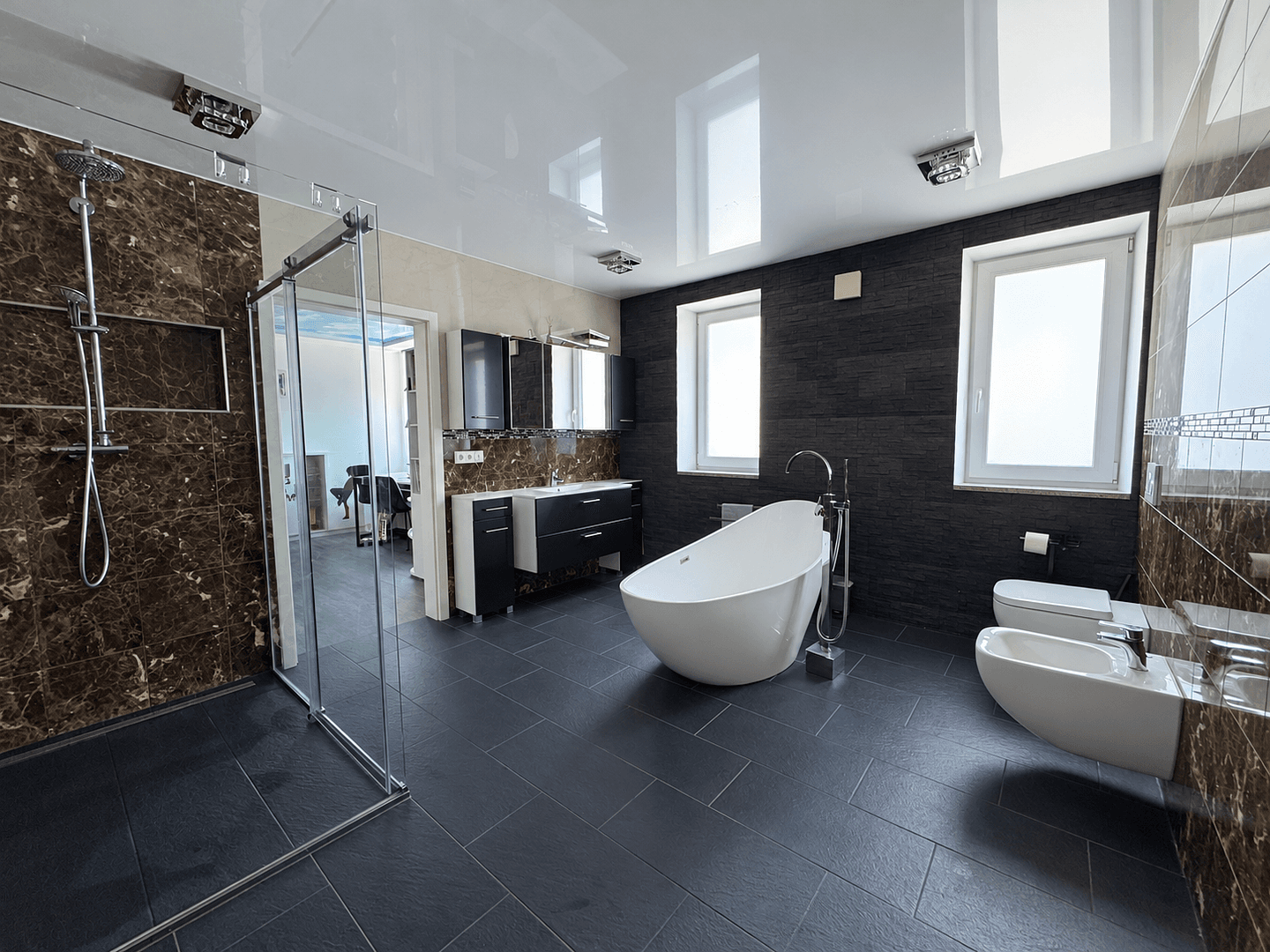 Predaj domu 290 m², pozemok 599 m², Kontakt: Lisa Tel.: 017670904071, Königsbrunn, Bavorsko Predaj domu 290 m², pozemok 599 m², Kontakt: Lisa Tel.: 017670904071, Königsbrunn, Bavorsko