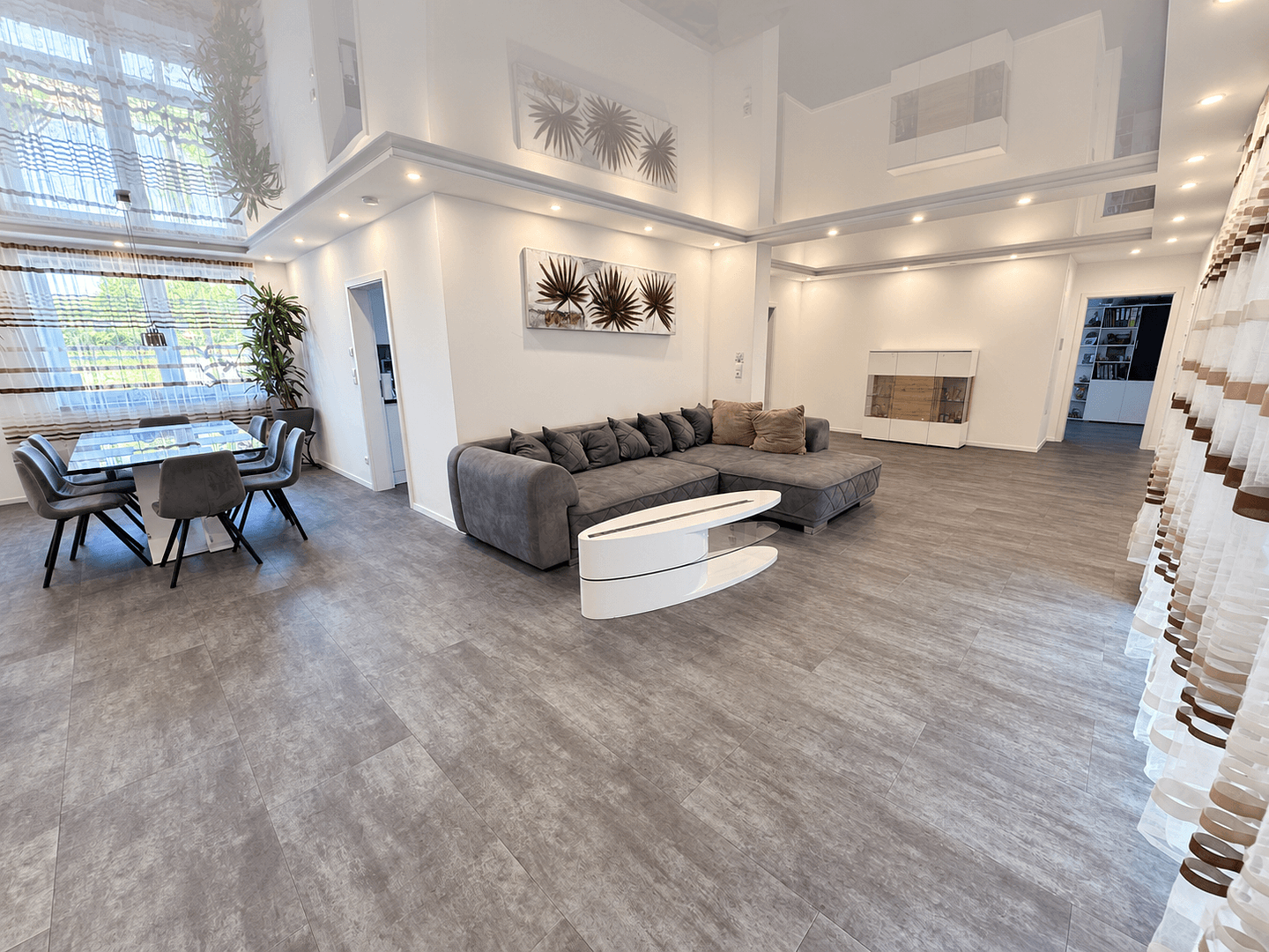 Predaj domu 290 m², pozemok 599 m², Kontakt: Lisa Tel.: 017670904071, Königsbrunn, Bavorsko Predaj domu 290 m², pozemok 599 m², Kontakt: Lisa Tel.: 017670904071, Königsbrunn, Bavorsko