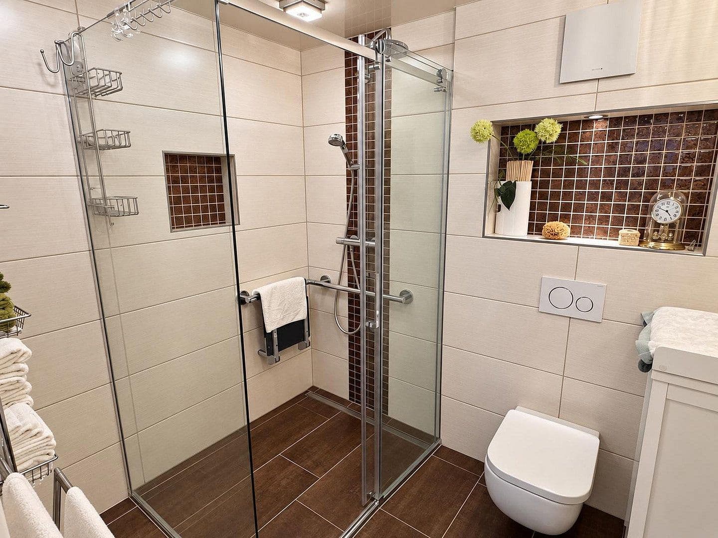 Predaj domu 290 m², pozemok 599 m², Kontakt: Lisa Tel.: 017670904071, Königsbrunn, Bavorsko Predaj domu 290 m², pozemok 599 m², Kontakt: Lisa Tel.: 017670904071, Königsbrunn, Bavorsko