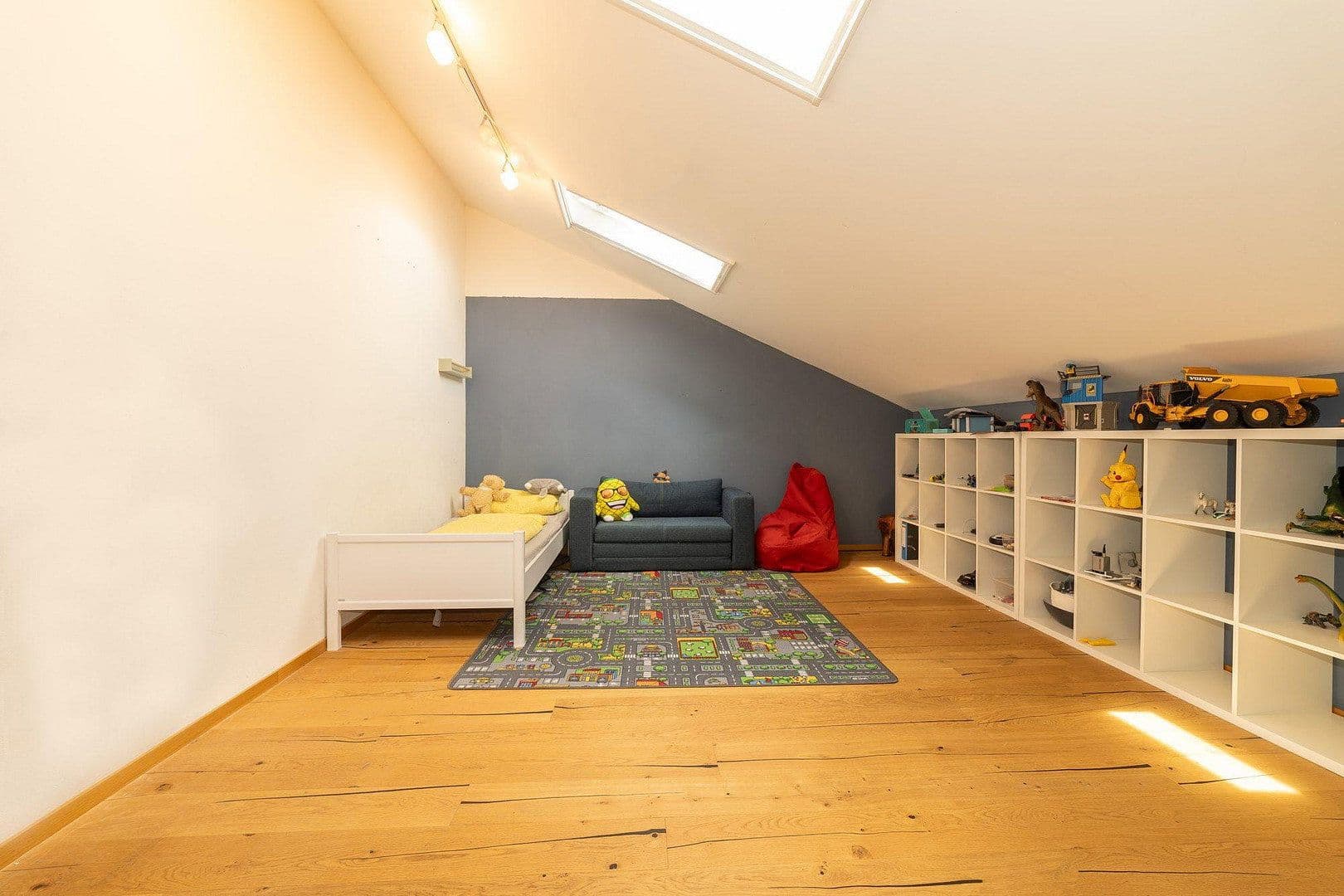 Predaj domu 261 m², pozemok 480 m², Rohrdorf, Bavorsko Predaj domu 261 m², pozemok 480 m², Rohrdorf, Bavorsko