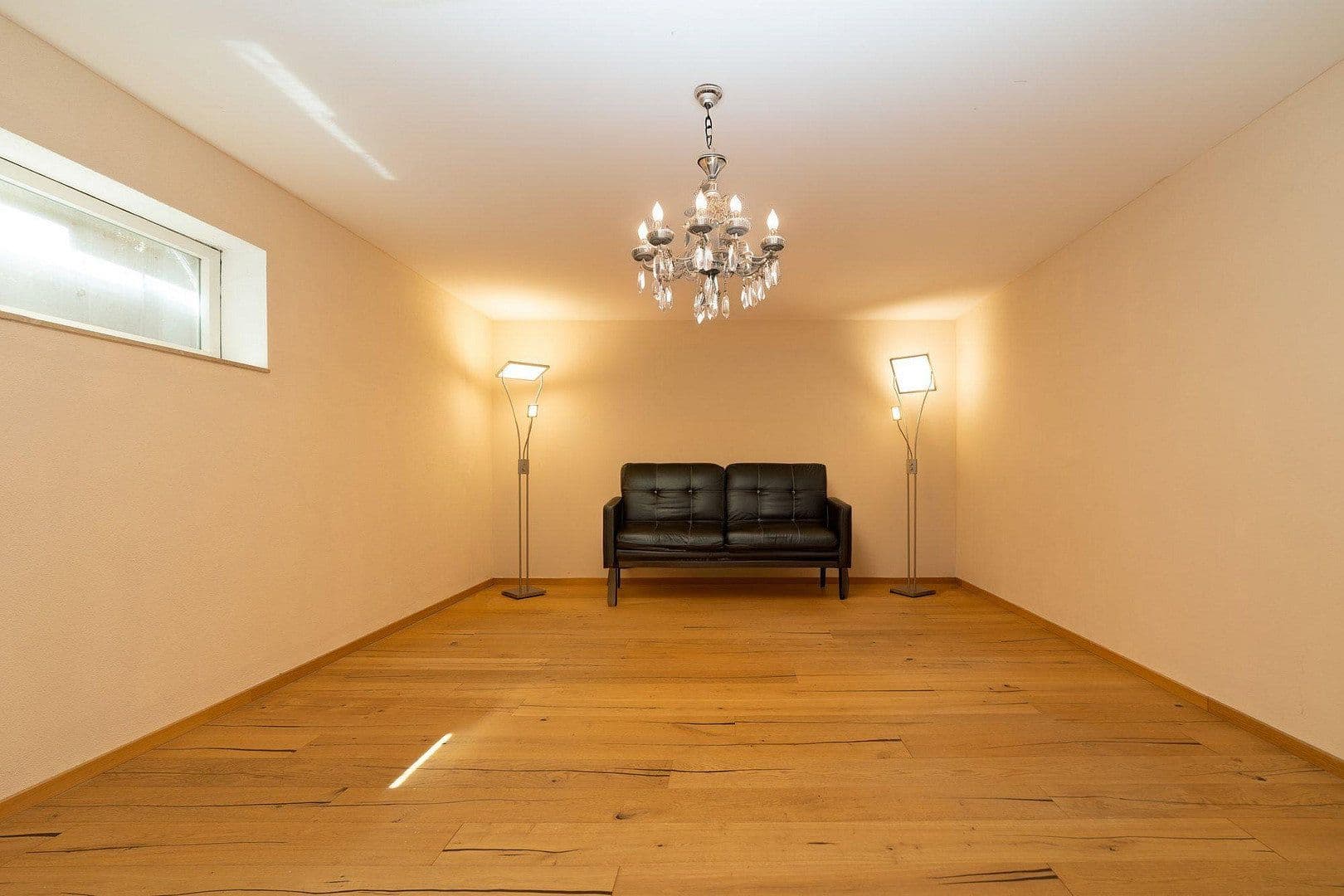 Predaj domu 261 m², pozemok 480 m², Rohrdorf, Bavorsko Predaj domu 261 m², pozemok 480 m², Rohrdorf, Bavorsko