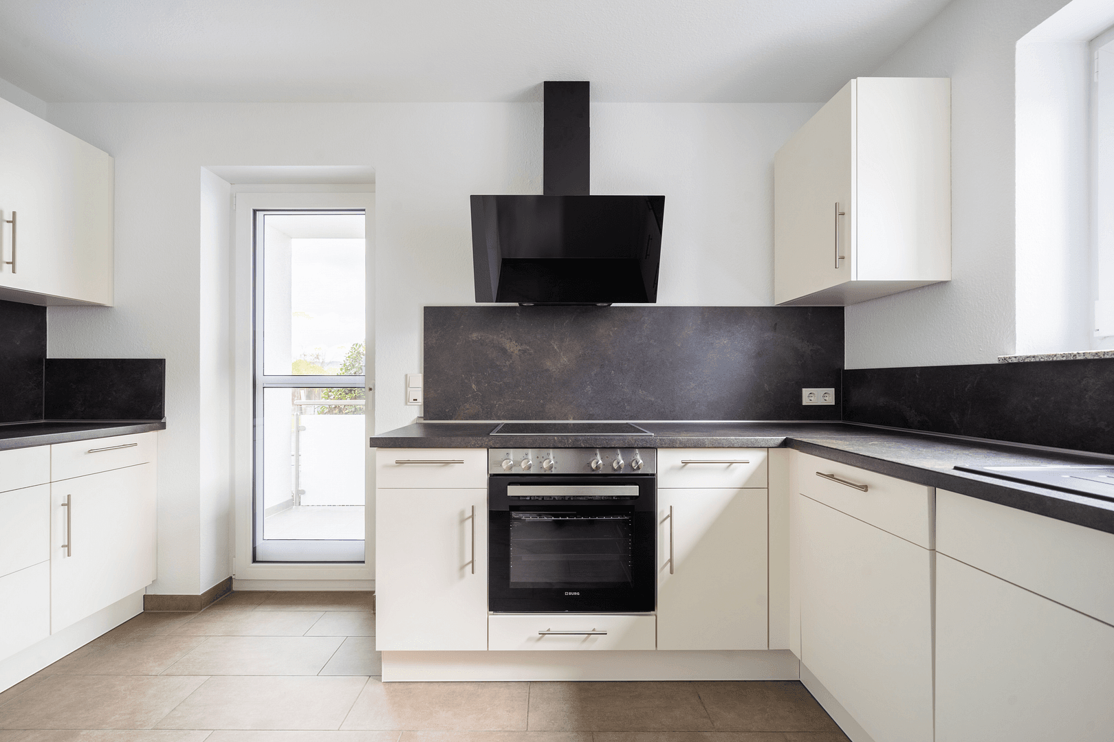 Prenájom bytu 3-izbový 94 m², Grolsheim, Porýnie-Falcko Prenájom bytu 3-izbový 94 m², Grolsheim, Porýnie-Falcko