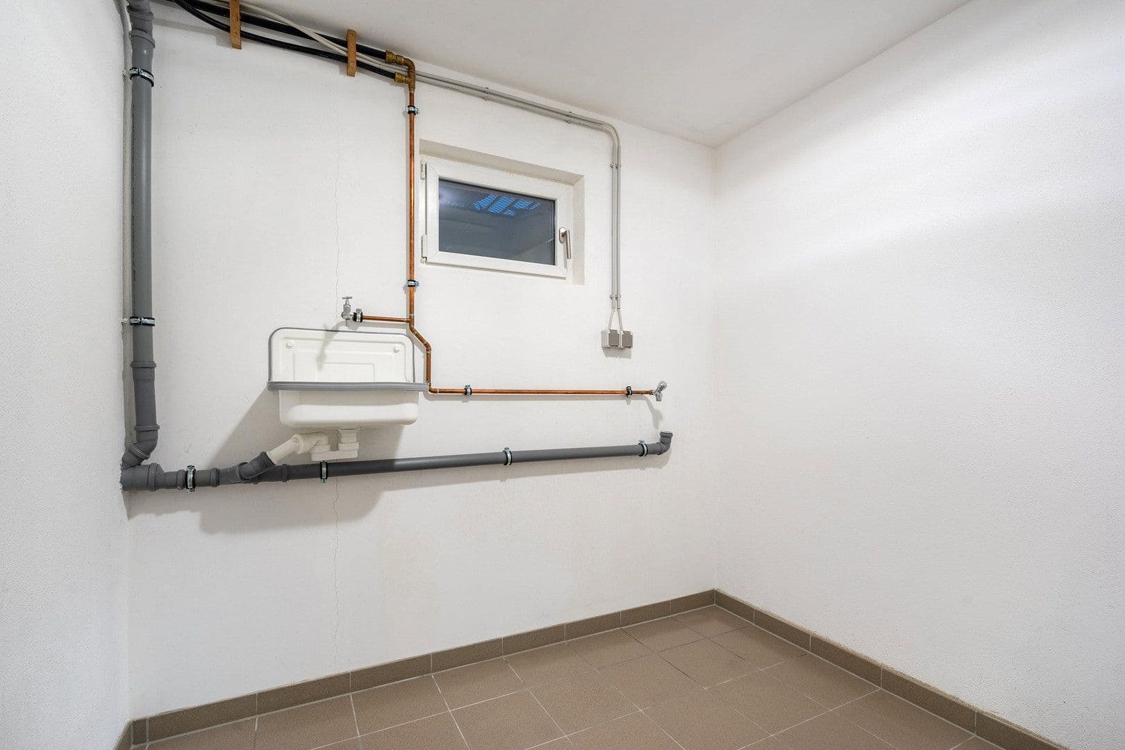 Prenájom bytu 3-izbový 94 m², Grolsheim, Porýnie-Falcko Prenájom bytu 3-izbový 94 m², Grolsheim, Porýnie-Falcko
