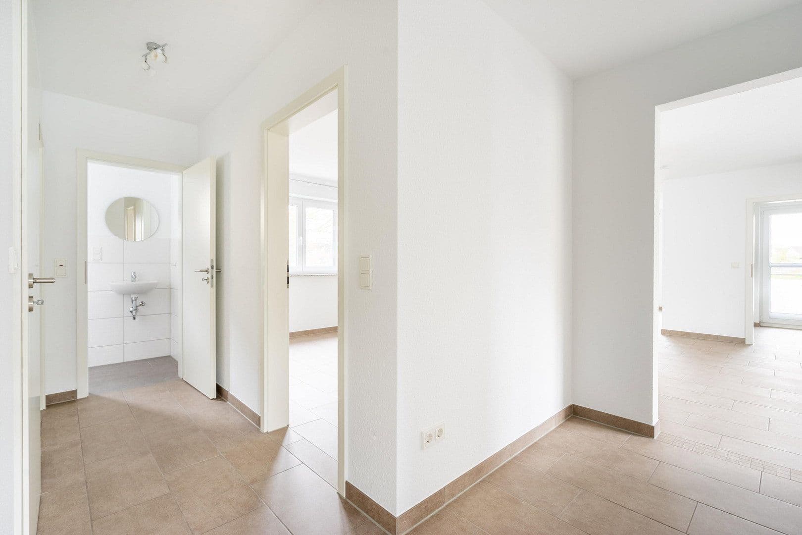 Prenájom bytu 3-izbový 94 m², Grolsheim, Porýnie-Falcko Prenájom bytu 3-izbový 94 m², Grolsheim, Porýnie-Falcko