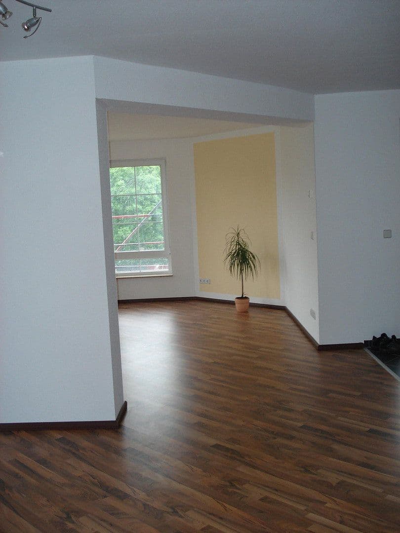 Prenájom bytu 3-izbový 84 m², Heinersdorfer Straße 48, Bernau, Brandenbursko Prenájom bytu 3-izbový 84 m², Heinersdorfer Straße 48, Bernau, Brandenbursko
