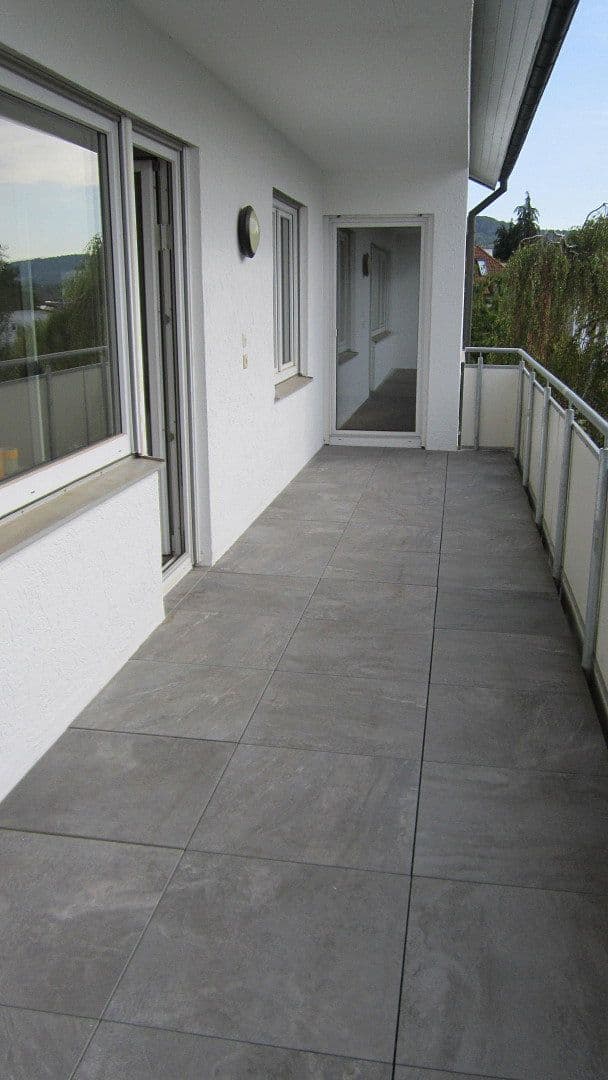 Prenájom bytu 4-izbový 130 m², Herrenberg, Bádensko-Wurttembersko Prenájom bytu 4-izbový 130 m², Herrenberg, Bádensko-Wurttembersko