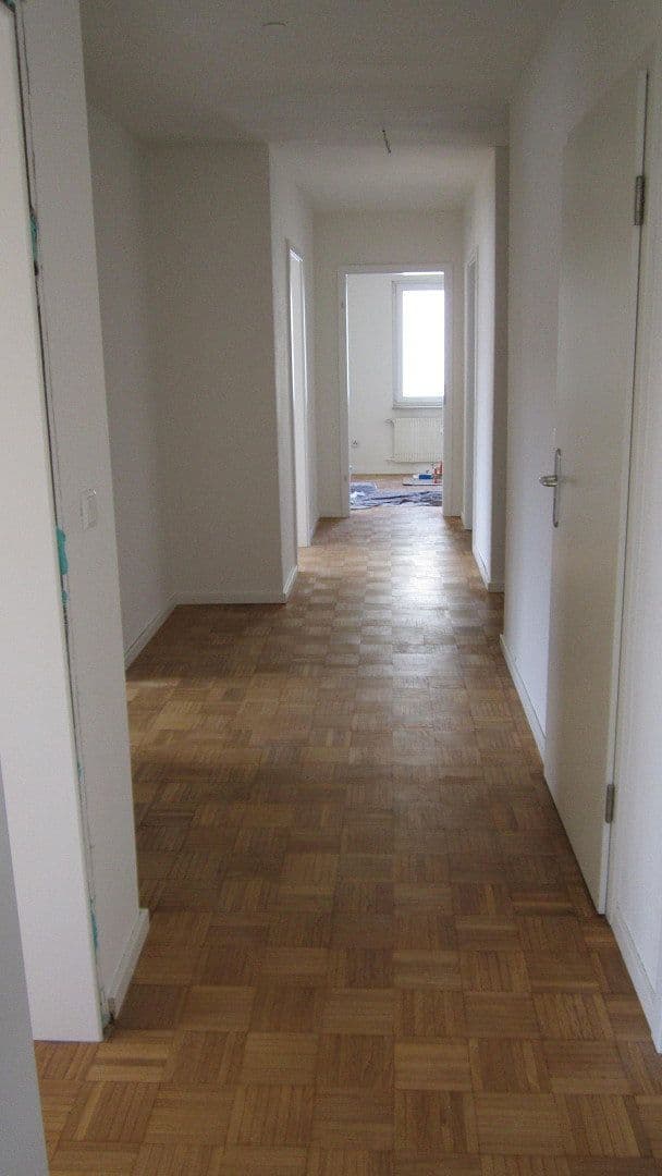 Prenájom bytu 4-izbový 130 m², Herrenberg, Bádensko-Wurttembersko Prenájom bytu 4-izbový 130 m², Herrenberg, Bádensko-Wurttembersko