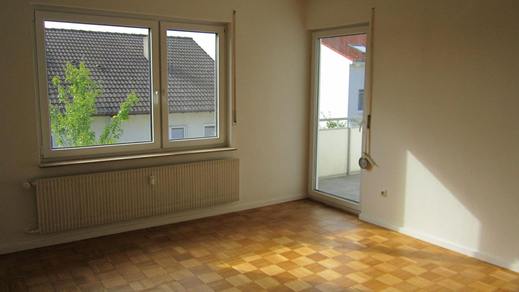 Prenájom bytu 4-izbový 130 m², Herrenberg, Bádensko-Wurttembersko Prenájom bytu 4-izbový 130 m², Herrenberg, Bádensko-Wurttembersko