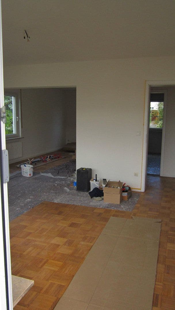 Prenájom bytu 4-izbový 130 m², Herrenberg, Bádensko-Wurttembersko Prenájom bytu 4-izbový 130 m², Herrenberg, Bádensko-Wurttembersko