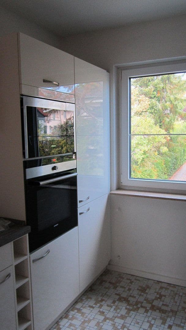 Prenájom bytu 4-izbový 130 m², Herrenberg, Bádensko-Wurttembersko Prenájom bytu 4-izbový 130 m², Herrenberg, Bádensko-Wurttembersko