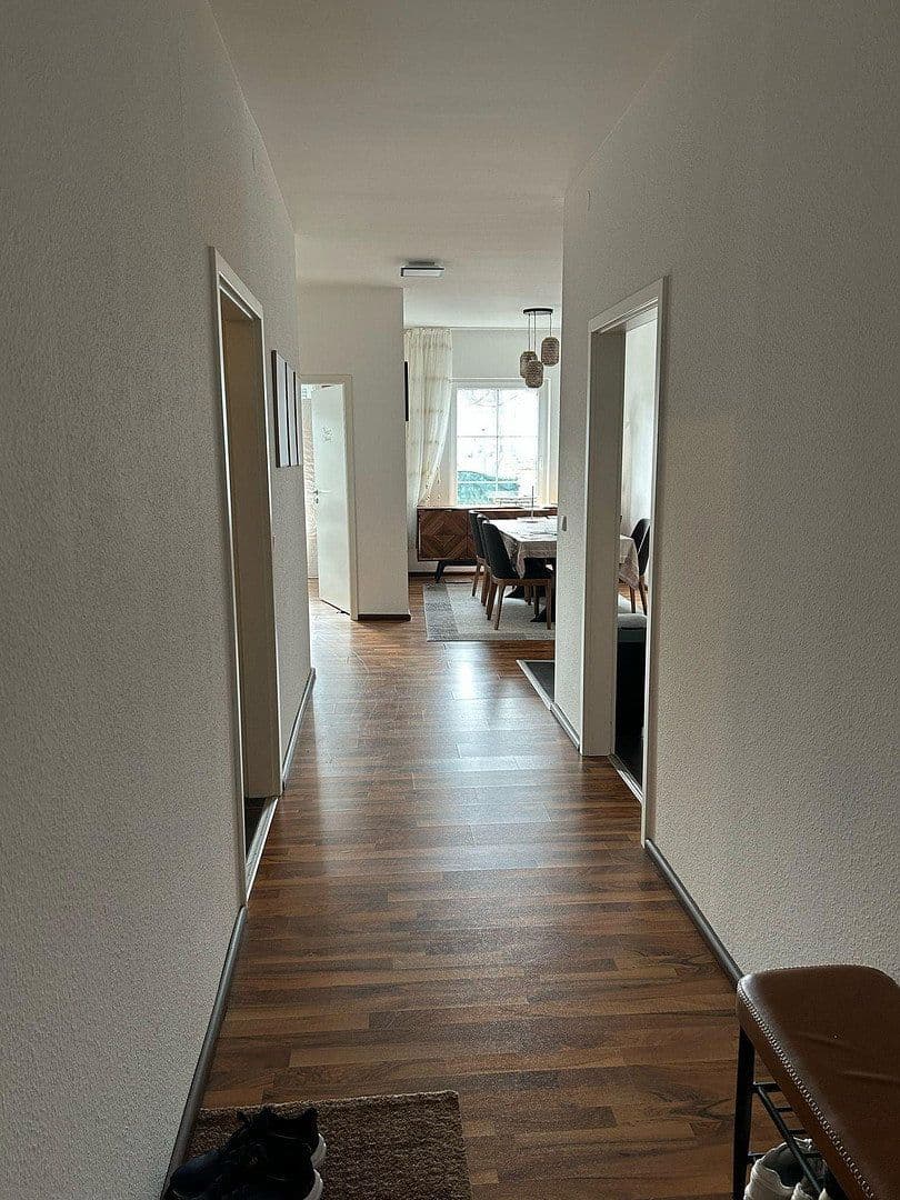 Prenájom bytu 3-izbový 105 m², Heinersdorfer Straße 48, Bernau, Brandenbursko Prenájom bytu 3-izbový 105 m², Heinersdorfer Straße 48, Bernau, Brandenbursko