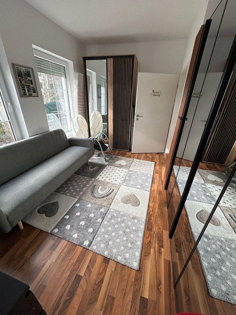 Prenájom bytu 3-izbový 105 m², Heinersdorfer Straße 48, Bernau, Brandenbursko Prenájom bytu 3-izbový 105 m², Heinersdorfer Straße 48, Bernau, Brandenbursko